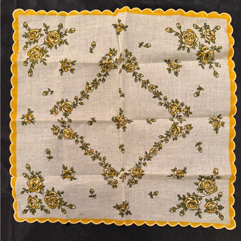 Yellow Floral Scalloped Linen Napkin - Home Dining
